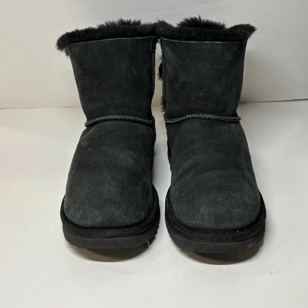 UGG Bailey Bow‎ II Boots Women Size 8 Black Sheepskin Suede 1129071 Cabin Core